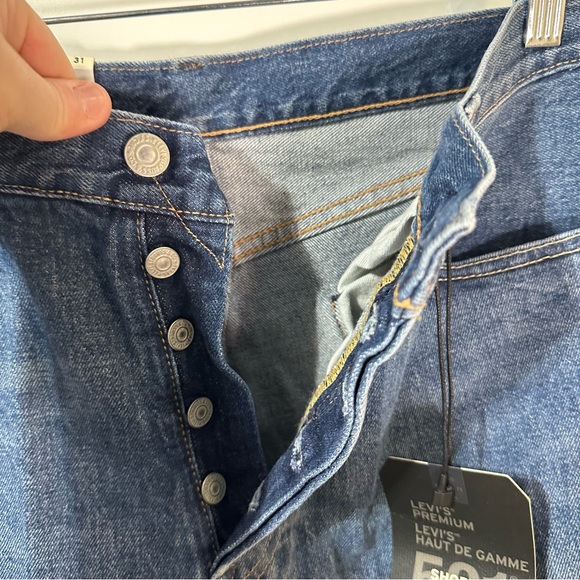 Nwt levis button fly 501 denim jean shorts stretchy sits at waist - Picture 5 of 11